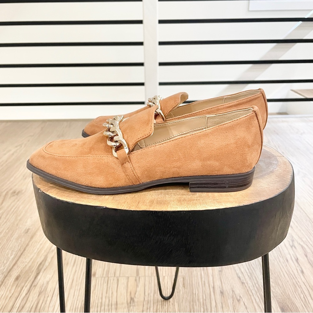 Nine West tan brown with gold chain, flat faux suede, vegan loafers - Picture 8 of 9